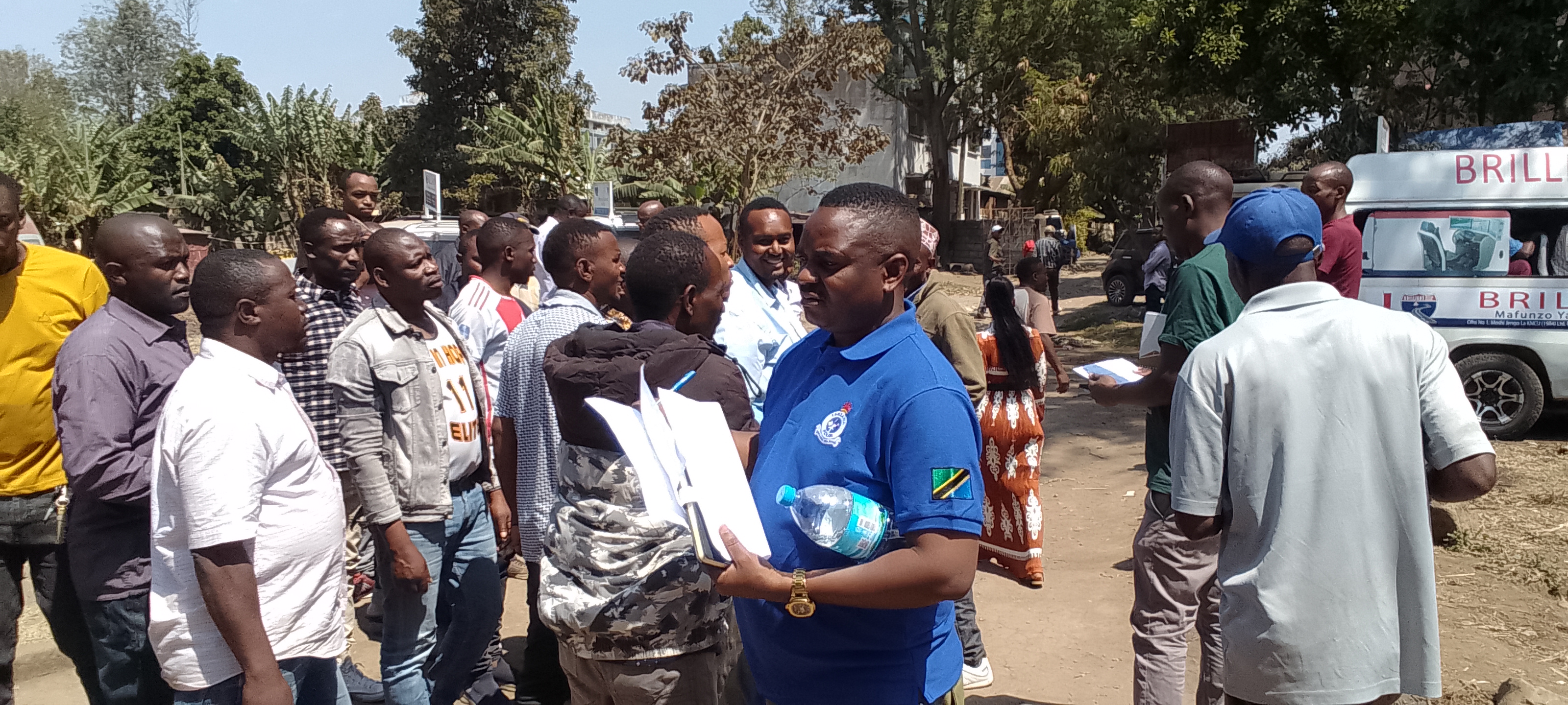 WANAFUNZI  KOZI YA MALORI/HGV NA ABIRIA/PSV  WAKIWA KATIKA MAZINGIRA YA CHUO TAYARI KWAJILI YA MTIHANI WAO WA VITENDO  INTAKE/AWAMU YA NNE(4).